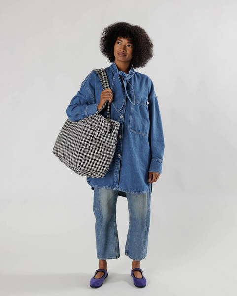 Travel Cloud Bag : Black & White Pixel Gingham - Baggu