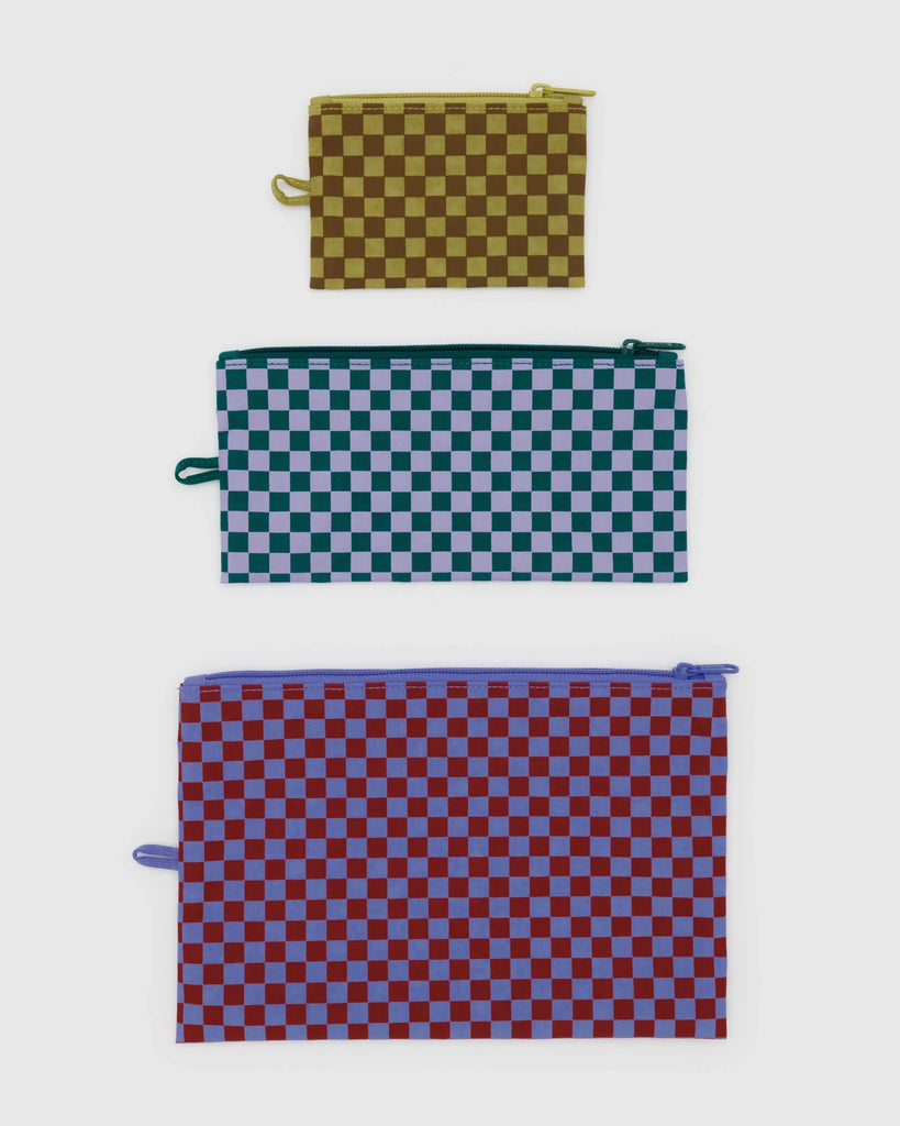 ENSEMBLE DE 3 POCHETTES « FLAT POUCH JEWL CHECKS » — par Baggu