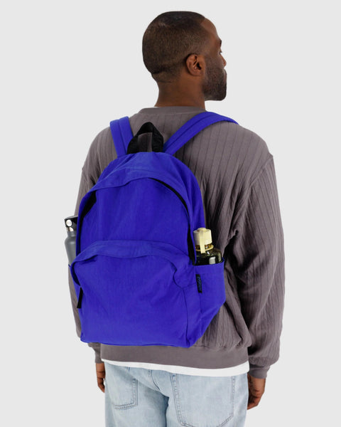 LARGE NYLON BACKPACK “LAPIS“— by Baggu