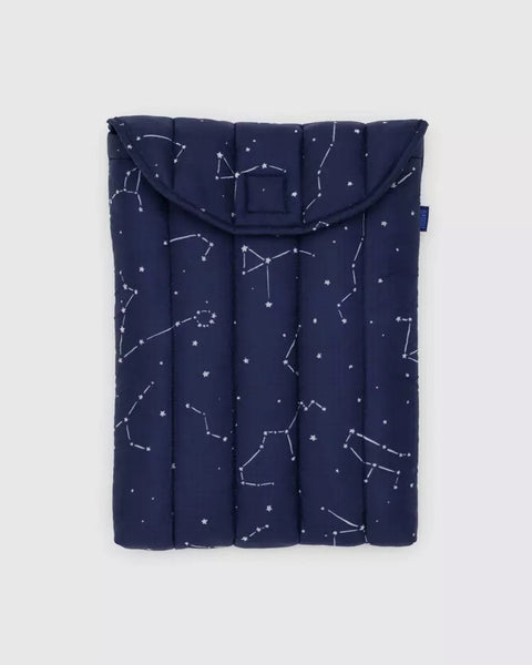 PUFFY LAPTOP SLEEVE, “CONSTELLATION MIDNIGHT” 13"/14" — by Baggu